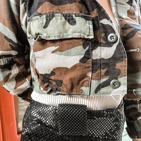 Vintage Cropped Camo Military Jacket - Picture 2 of 3